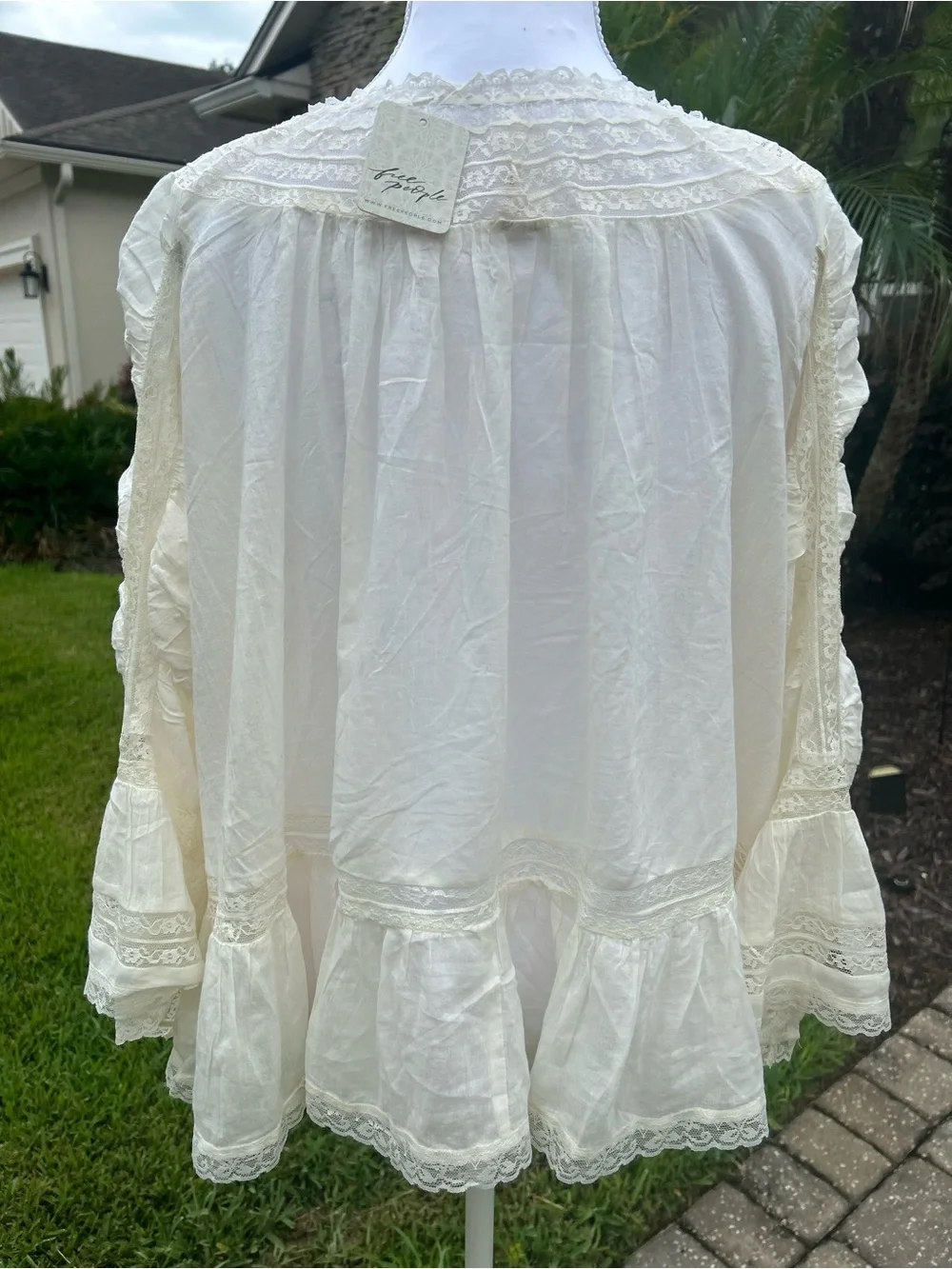 NWT🌷(S) Free People She’s a Romantic Boat Neck Bell Sleeve Lace Paneling Blouse